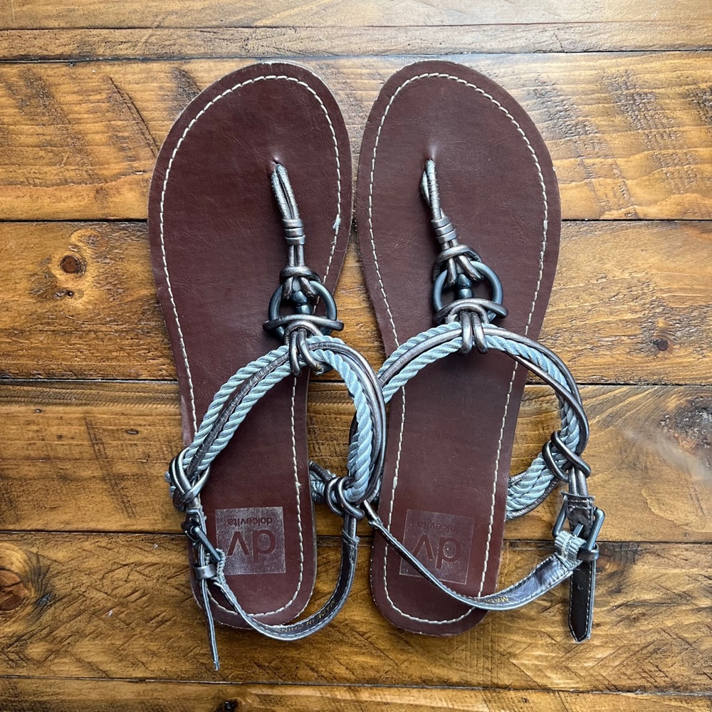 Dolce Vita Silver Metallic Thong Sandals/Flats - 7.5